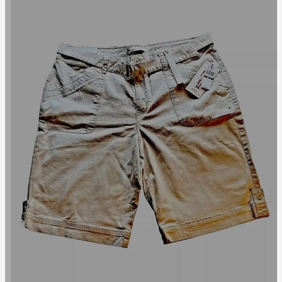 Bermuda Shorts 18 Woman's Vanilla New With Tags Gloria Vanderbilt Khaki Unltd. - Picture 1 of 11